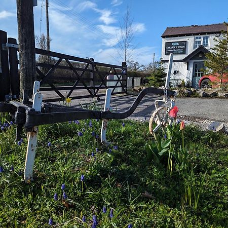 Tafarn Y Waen - Guesthouse St Asaph Exterior foto